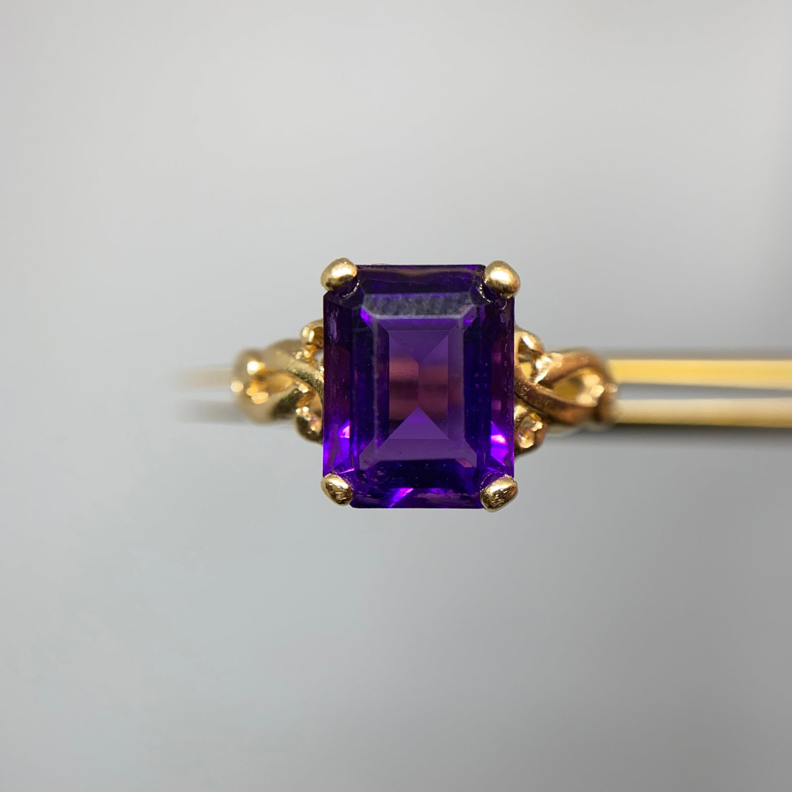 Heirloom 14K Gold Amethyst Solitaire Ring Size 6