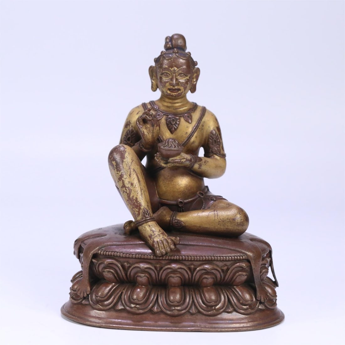 A statue of Piluba, a great achiever of the Qing Dynasty: The statue of Pilupa, a great achiever in the Qing Dynasty Size:14.4x11.7x8.5cm W:0.7757kg (The Dimensions Of All Batches Are Manually Measured.If You Need More Detailed Information, Please Contact Ou