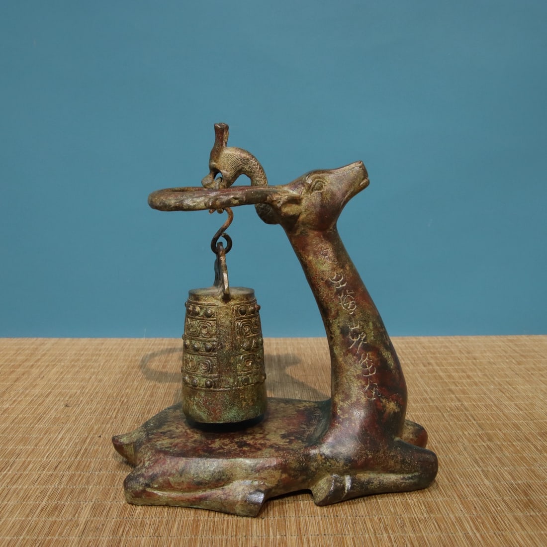 A fine bronze deer hanging bell (1 of 9)