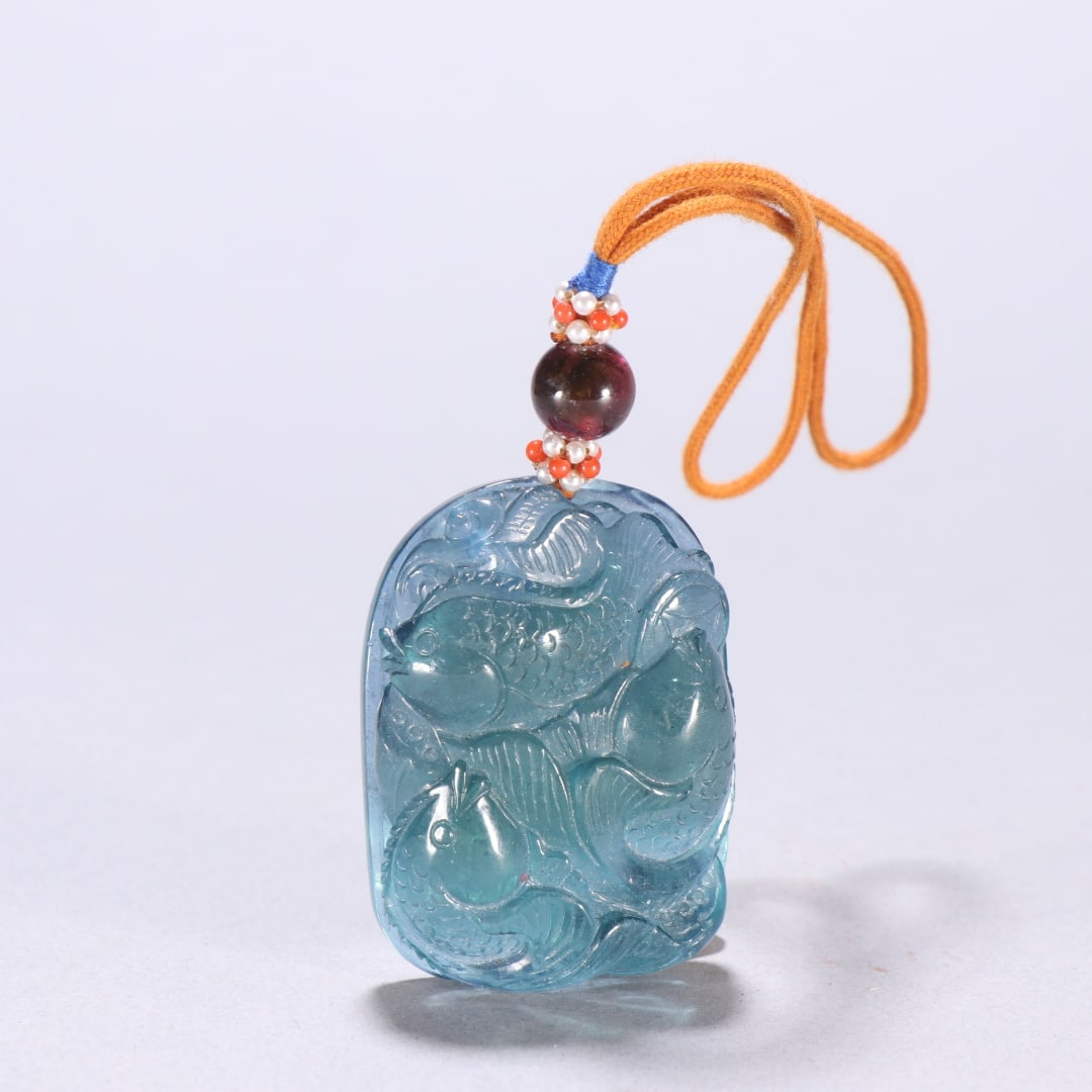 A beautiful aquamarine has a fish hanging pendant every year: Exquisite aquamarine has fish hanging pendants every year Size:H:4.7cm W:3.5cm W:0.0446kg (The Dimensions Of All Batches Are Manually Measured.If You Need More Detailed Information, Please Contact Our