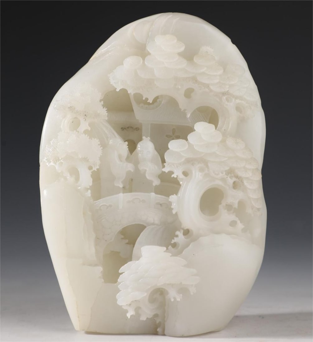 A beautiful Hetian Yuxi family Yongzheng year system (1 of 9)