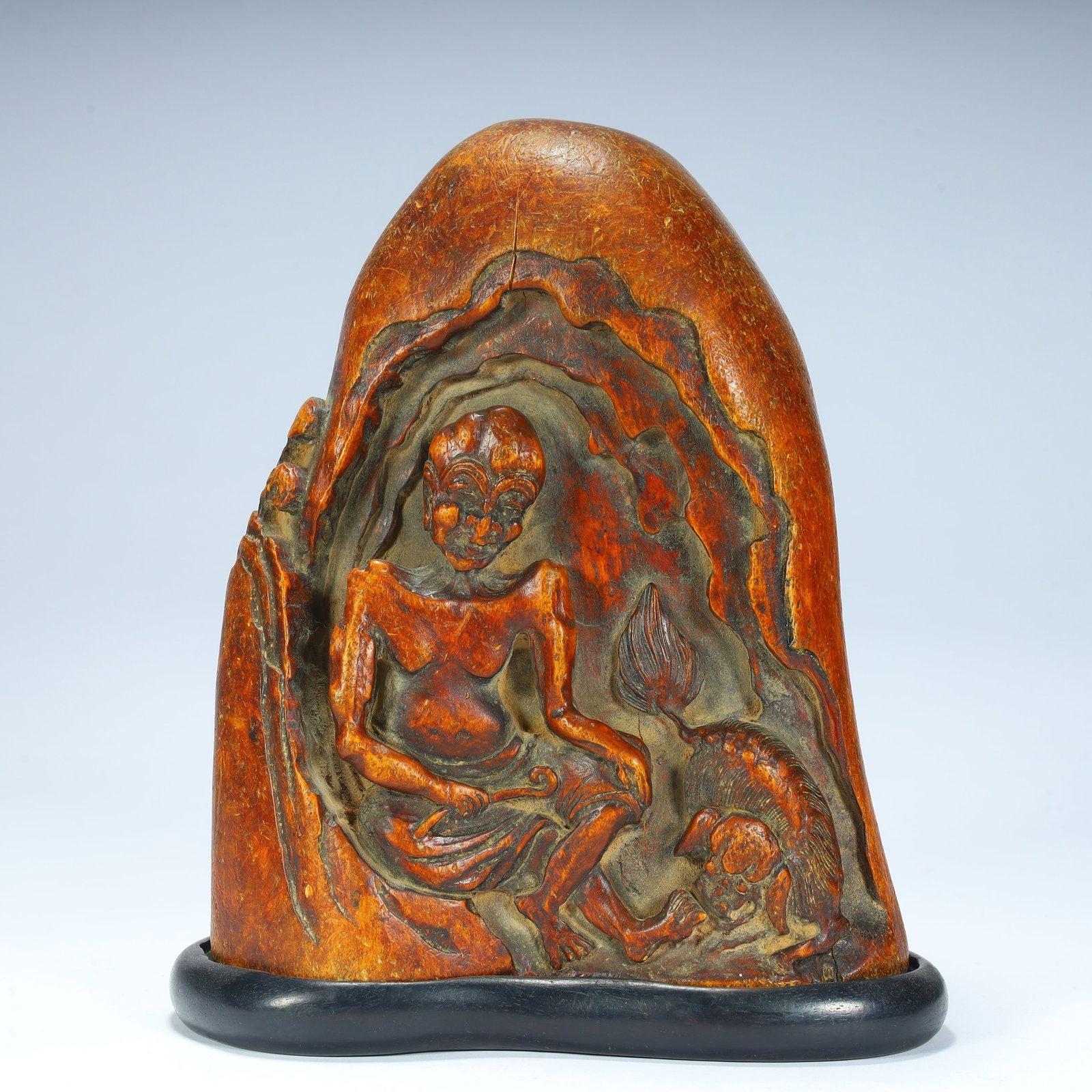 An agarwood carving of the Qing Dynasty Arhat Fubeast Mountain Ornament: Qing Dynasty agarwood carving Arhat Fubeast Mountain ornament SIZE:H:17.5cmL: 14.5cmW: 11cmW: 1269g (The Dimensions Of All Batches Are Manually Measured.If You Need More Detailed Information, Please C
