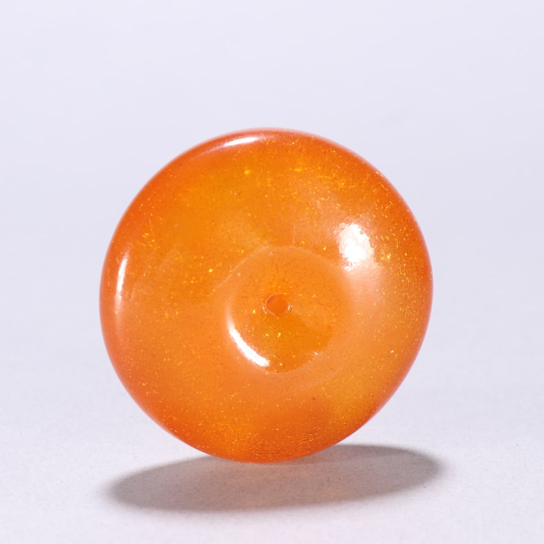 A beautiful beeswax safety buckle: Exquisite beeswax safety buckle Size:T:2cm W:5.2cm W:0.0344kg (The Dimensions Of All Batches Are Manually Measured.If You Need More Detailed Information, Please Contact Our Customer Service Before Bid
