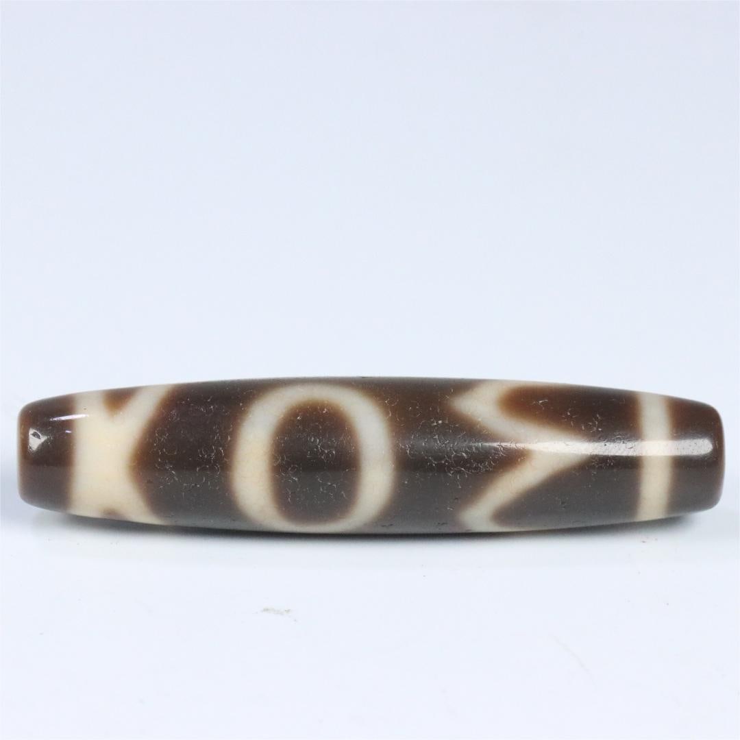 A fine agate Xizhen ring Dzi (1 of 9)
