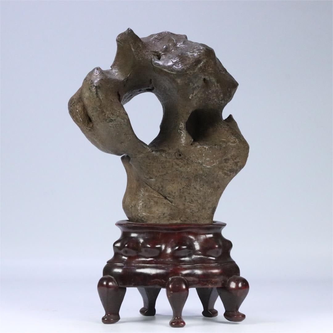 A stone carving ornament of Taihu Lake in the Qing Dynasty (1 of 9)