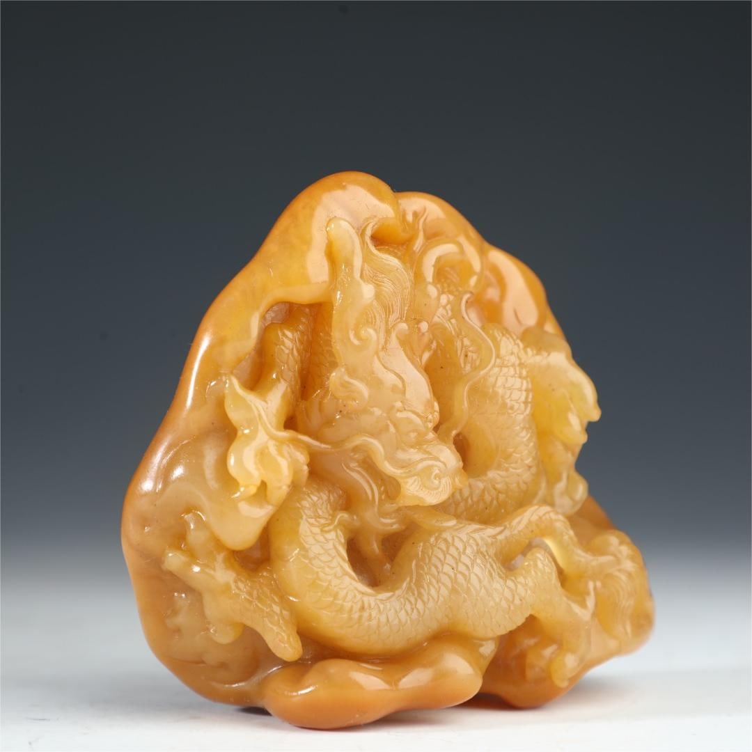 A beautiful Qianlong Shoushan Tian Huang dominated the world: Exquisite dominance of the world, Qianlong Shoushan Tian Huang Size:D:8cm W:9cm W:0.262kg (The Dimensions Of All Batches Are Manually Measured.If You Need More Detailed Information, Please Contact Our