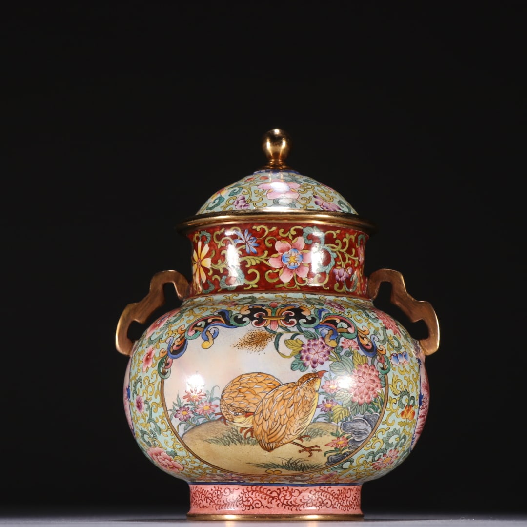 A piece of Qing Dynasty copper tire painting enamel with open windows to live and work in peace and: The copper tire painting of the Qing Dynasty is enamel, with windows open, and the lid can be built in peace and contentment Size:H:11.3cm W:9.7cm W:0.377kg (The Dimensions Of All Batches Are Manually