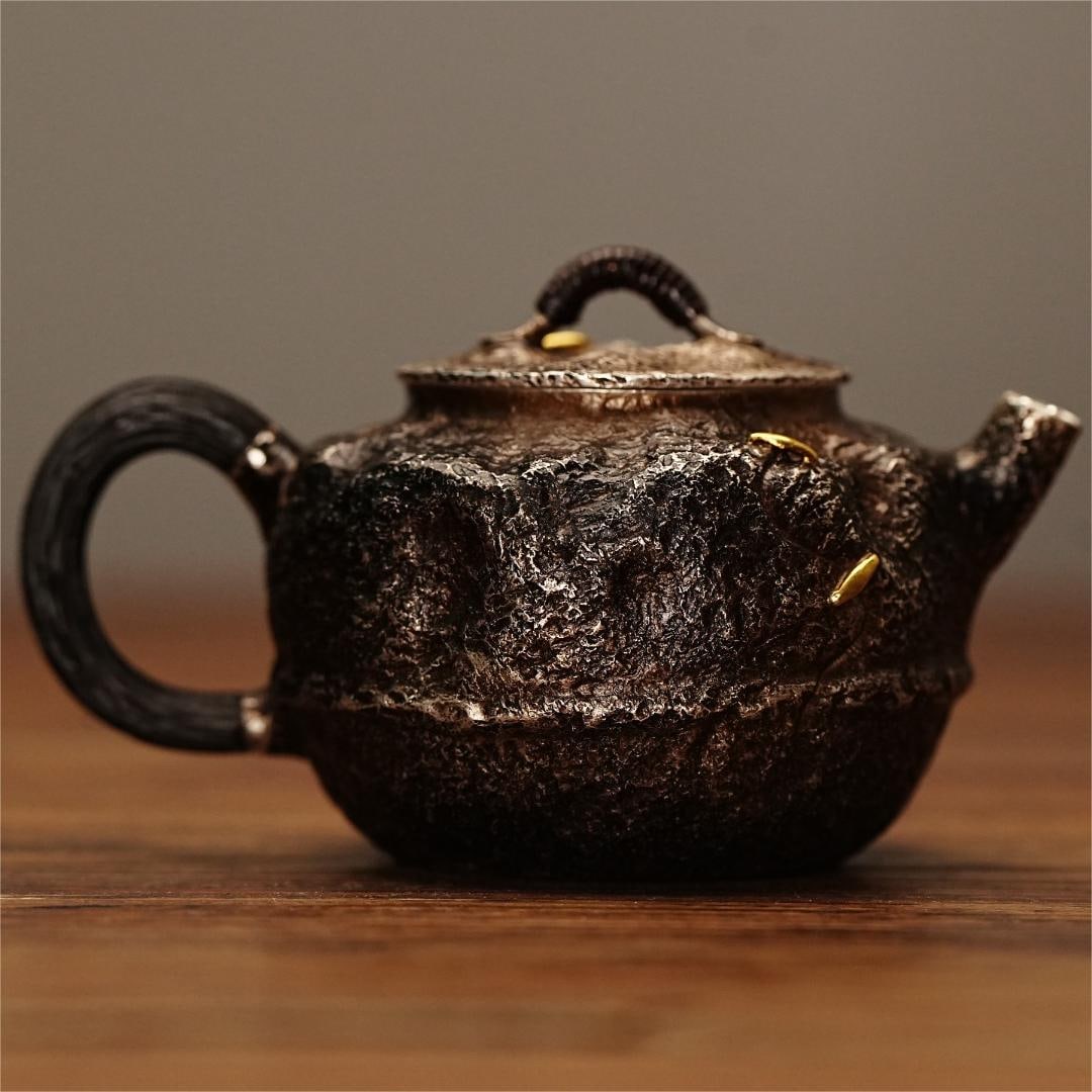 A fine Japanese silver pot: Exquisite Japanese silver pot Size:11x6.5cm W:0.122kg (The Dimensions Of All Batches Are Manually Measured.If You Need More Detailed Information, Please Contact Our Customer Service Before Bidding.)