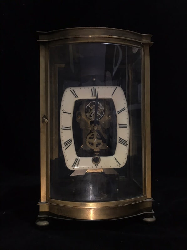 A beautiful ancient Henian clock (1 of 9)