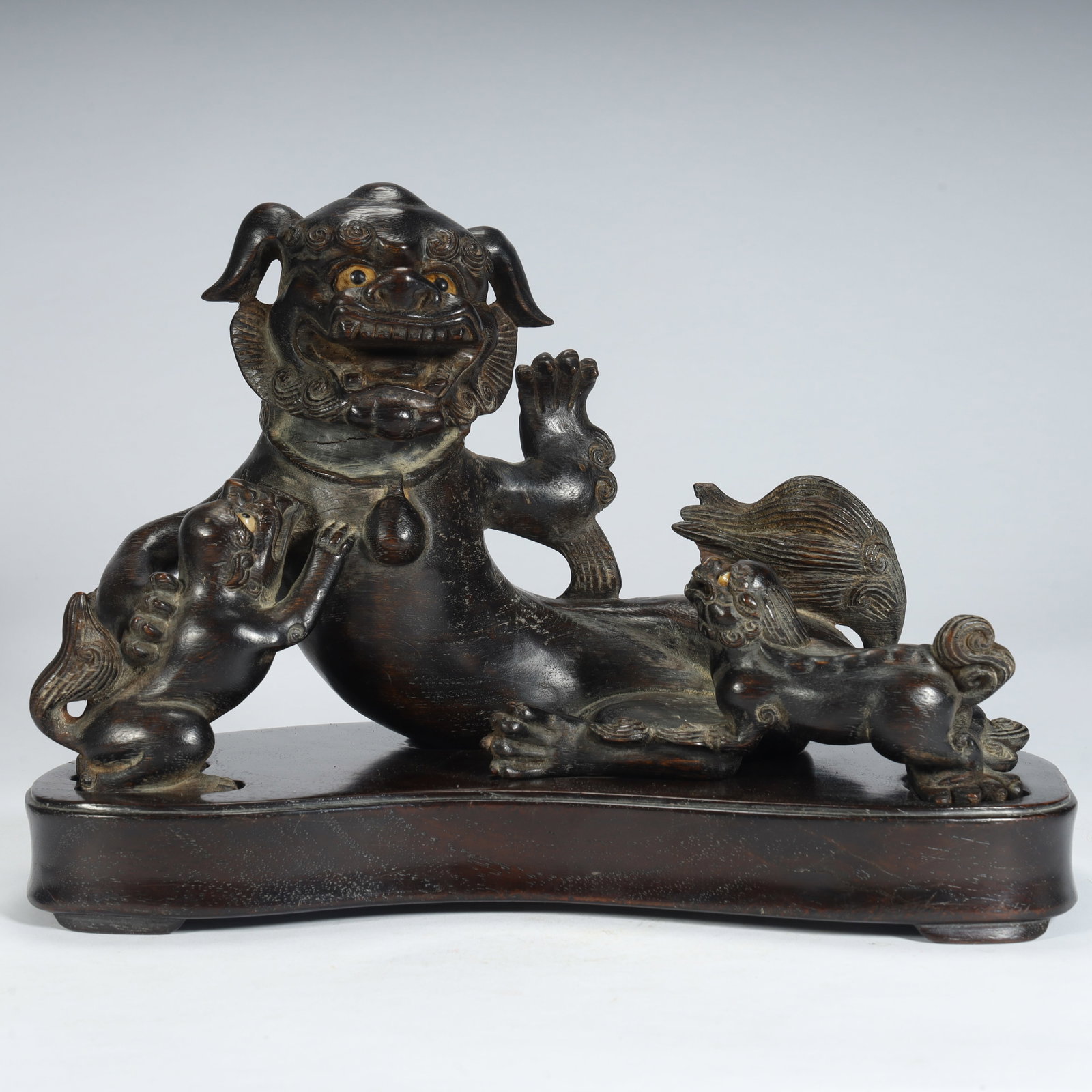 A Qing Dynasty agarwood carving lion ornament: Qing Dynasty agarwood carving Taishi lion ornament SIZE:H: 19cmL: 30cmW: 15cmW: 2.7kg (The Dimensions Of All Batches Are Manually Measured.If You Need More Detailed Information, Please Contact Our Cus
