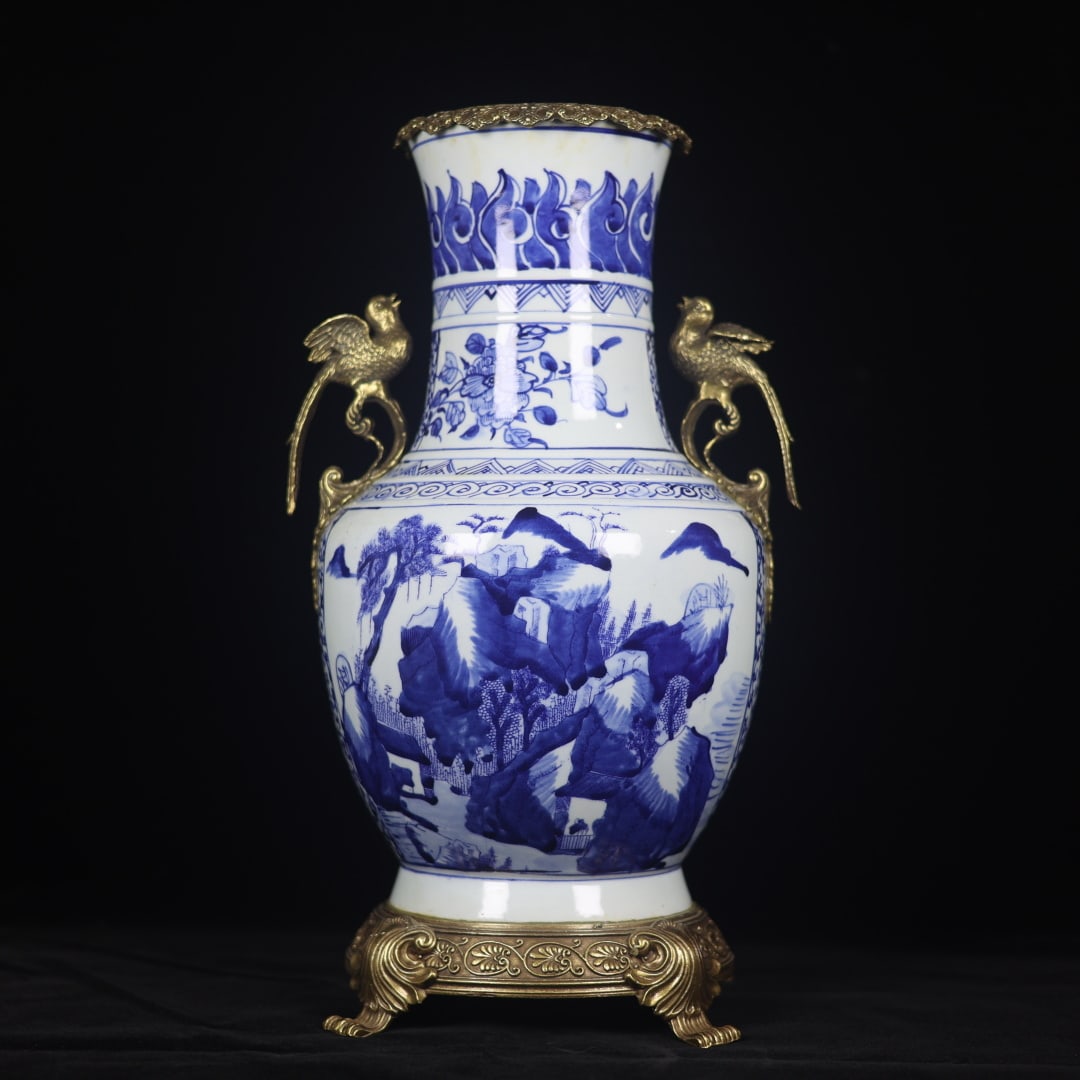 A beautiful blue and white landscape pattern bronze flower and bird amphora: Exquisite blue and white landscape pattern bronze inlaid flower and bird amphora Size:H:48cm Calibre:16cm D:27cm Bottom:23cm (The Dimensions Of All Batches Are Manually Measured.If You Need More Detai