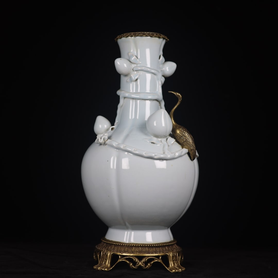 A beautiful pink blue glazed bronze crane longevity peach bottle: Exquisite pink blue glaze inlaid copper crane longevity peach bottle Size:H:47cm Calibre:10cm D:20.5cm Bottom:17cm (The Dimensions Of All Batches Are Manually Measured.If You Need More Detailed Inform