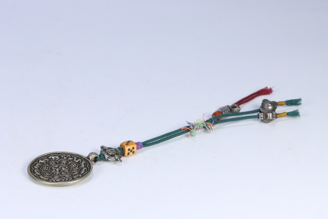 A beautiful Lima copper zodiac gossip crane pattern nine palace card: Exquisite Lima copper zodiac gossip crane pattern nine palace cards Size:6.34x5.27x0.51cm W:0.0796kg (The Dimensions Of All Batches Are Manually Measured.If You Need More Detailed Information, Please 