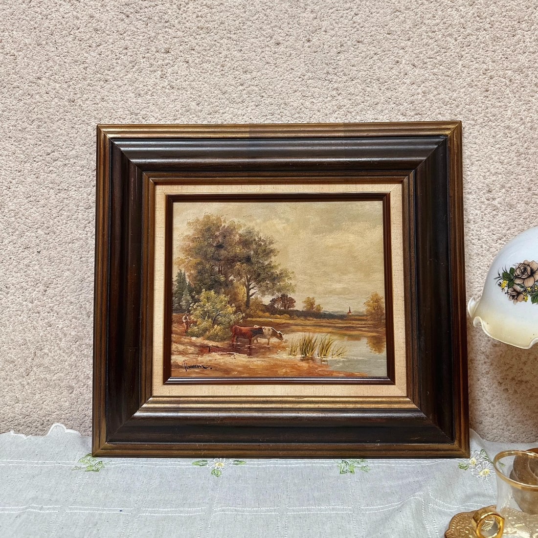 A beautiful old hand-painted landscape oil painting: Exquisite hand-painted landscape old oil painting Size:43x48cm (The Dimensions Of All Batches Are Manually Measured.If You Need More Detailed Information, Please Contact Our Customer Service Before Bi