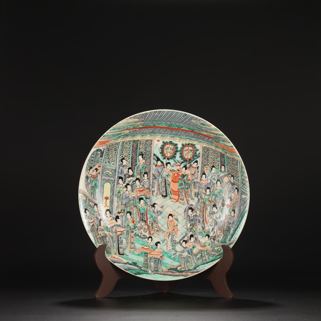 A large plate of colorful character stories from the Kangxi era of the Qing Dynasty: The colorful character story of the Kangxi era of the Qing Dynasty Size:H:7cm Calibre:42cm (The Dimensions Of All Batches Are Manually Measured.If You Need More Detailed Information, Please Contact Ou