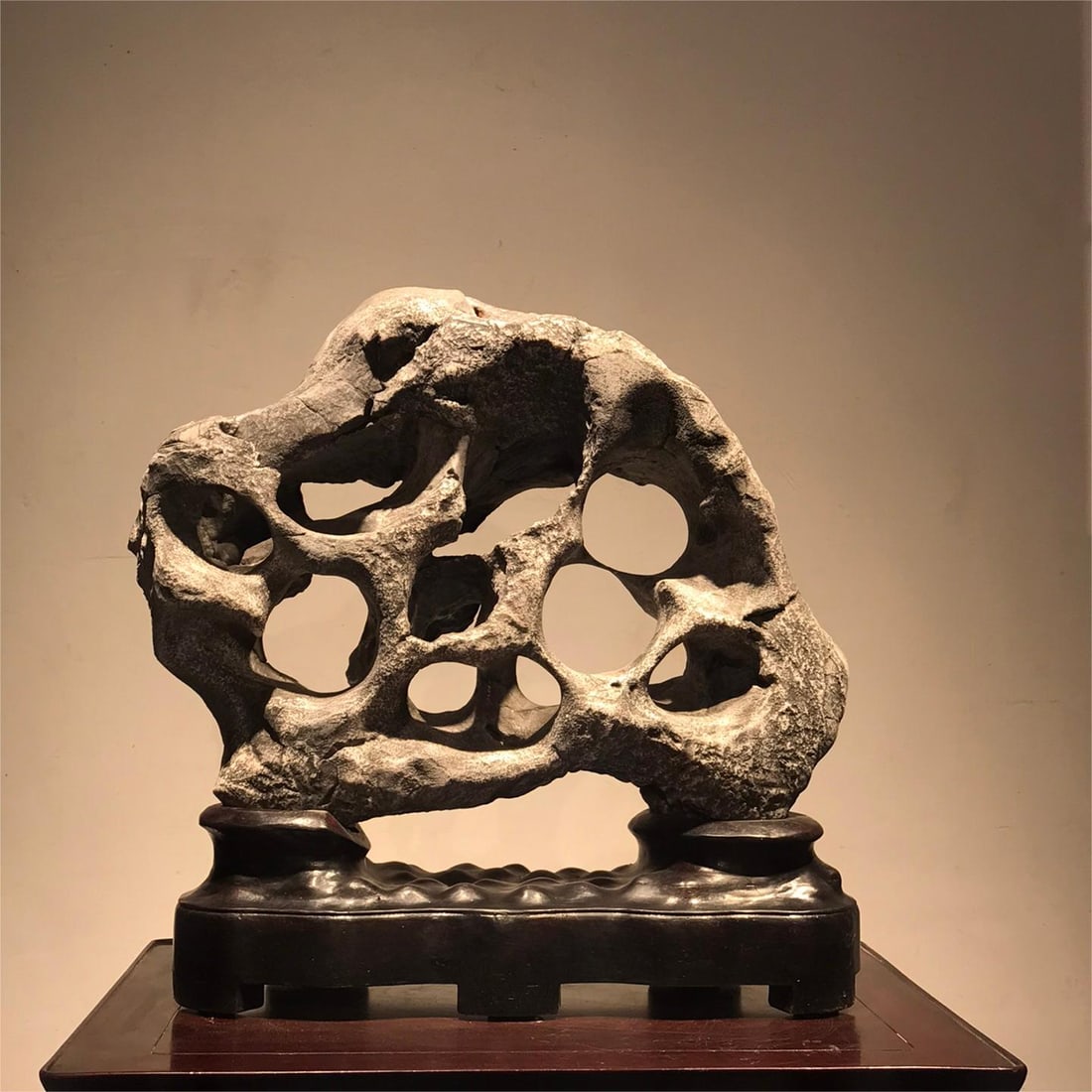 A piece of exquisite Taihu Lake stone clouds: Exquisite Taihu Lake stone clouds Size:L:50cm H:48cm T:17cm (The Dimensions Of All Batches Are Manually Measured.If You Need More Detailed Information, Please Contact Our Customer Service Before Biddi