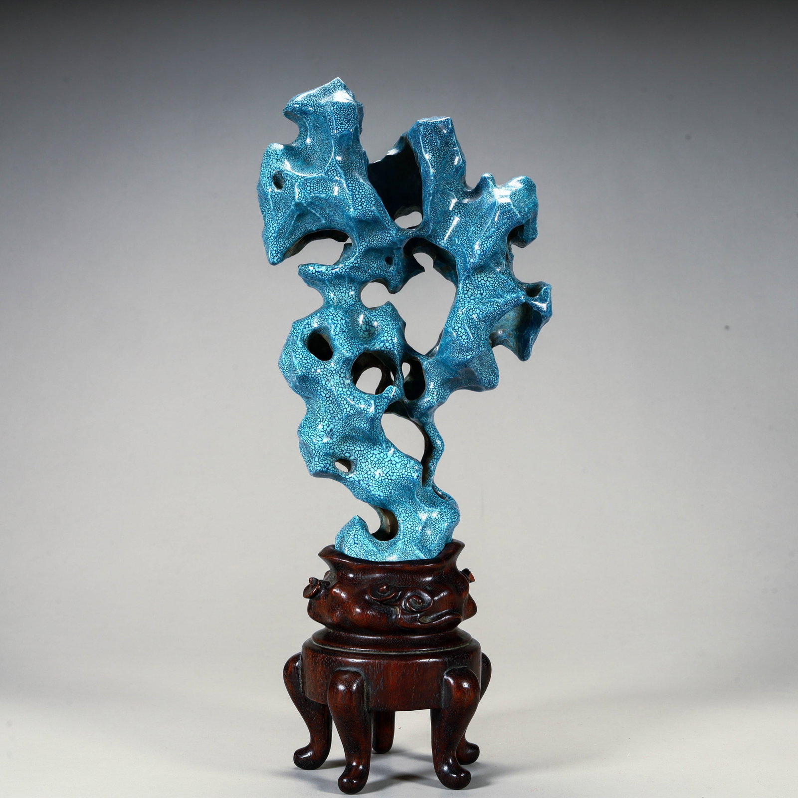 A Qing Dynasty Lujun glaze pile sitting on Taihu Lake stone ornament: The Qing Dynasty's Lujun glaze pile sits on the Taihu Lake stone ornament Size: H:27cm L: 11cm W:8cm W:739g (The Dimensions Of All Batches Are Manually Measured.If You Need More Detailed Information, 