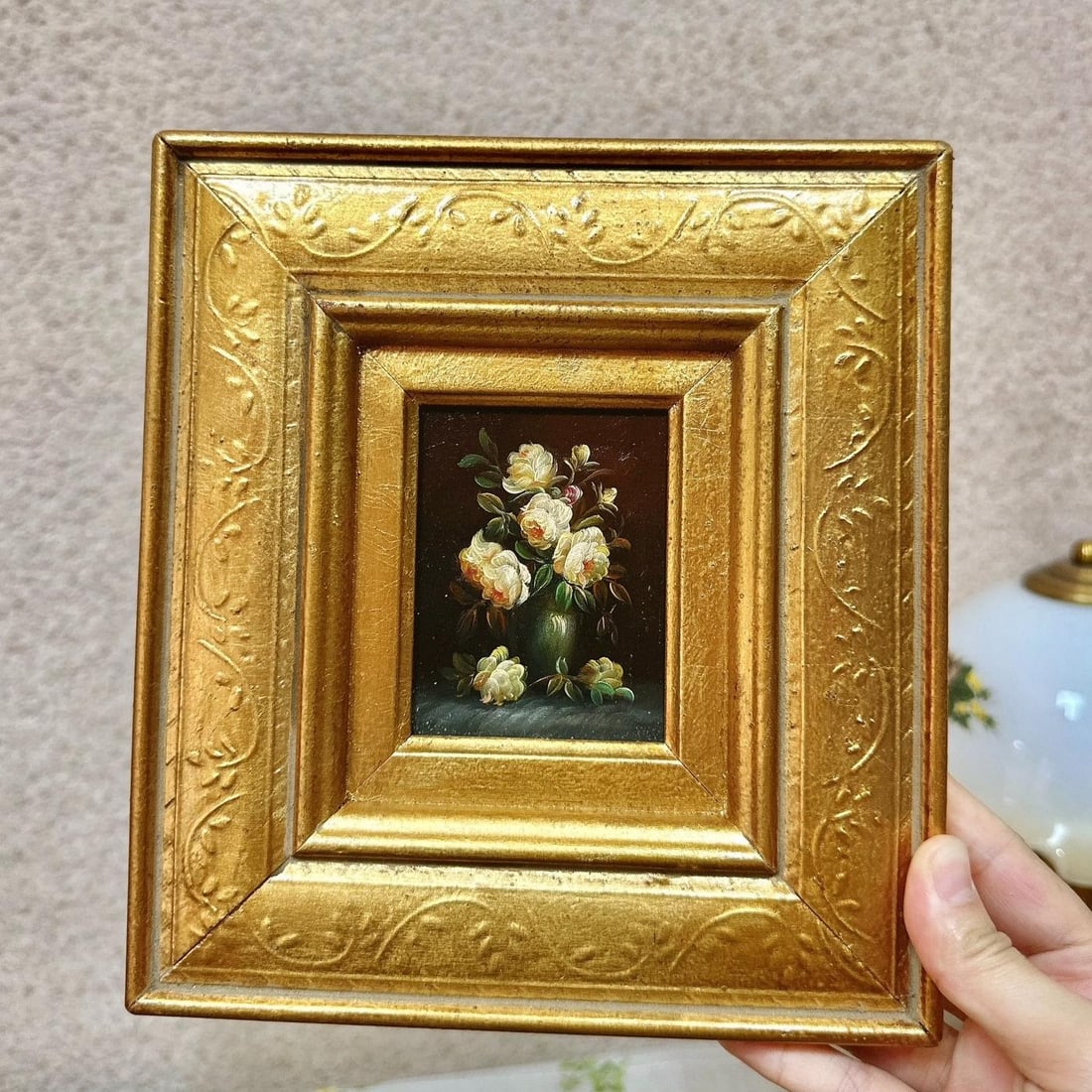 A beautiful hand-painted old oil painting of flowers on wood: Exquisite hand-painted old oil painting of flowers on wood Size:19x21cm (The Dimensions Of All Batches Are Manually Measured.If You Need More Detailed Information, Please Contact Our Customer Service 