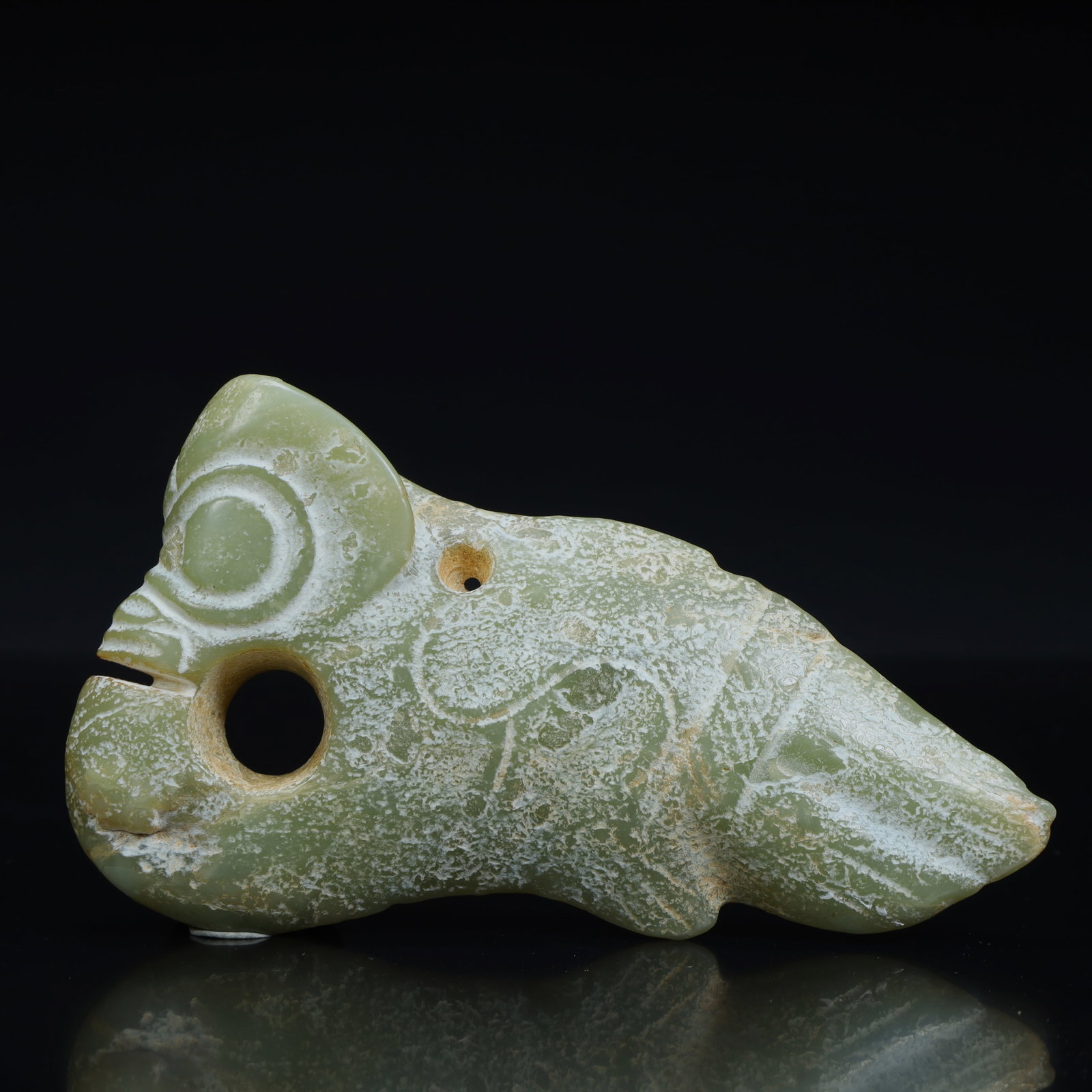 A jade bird-shaped pendant of Hongshan culture: Hongshan culture jade bird shaped pendant SIZE:H:7cmW:12cmW:222g (The Dimensions Of All Batches Are Manually Measured.If You Need More Detailed Information, Please Contact Our Customer Service Before 