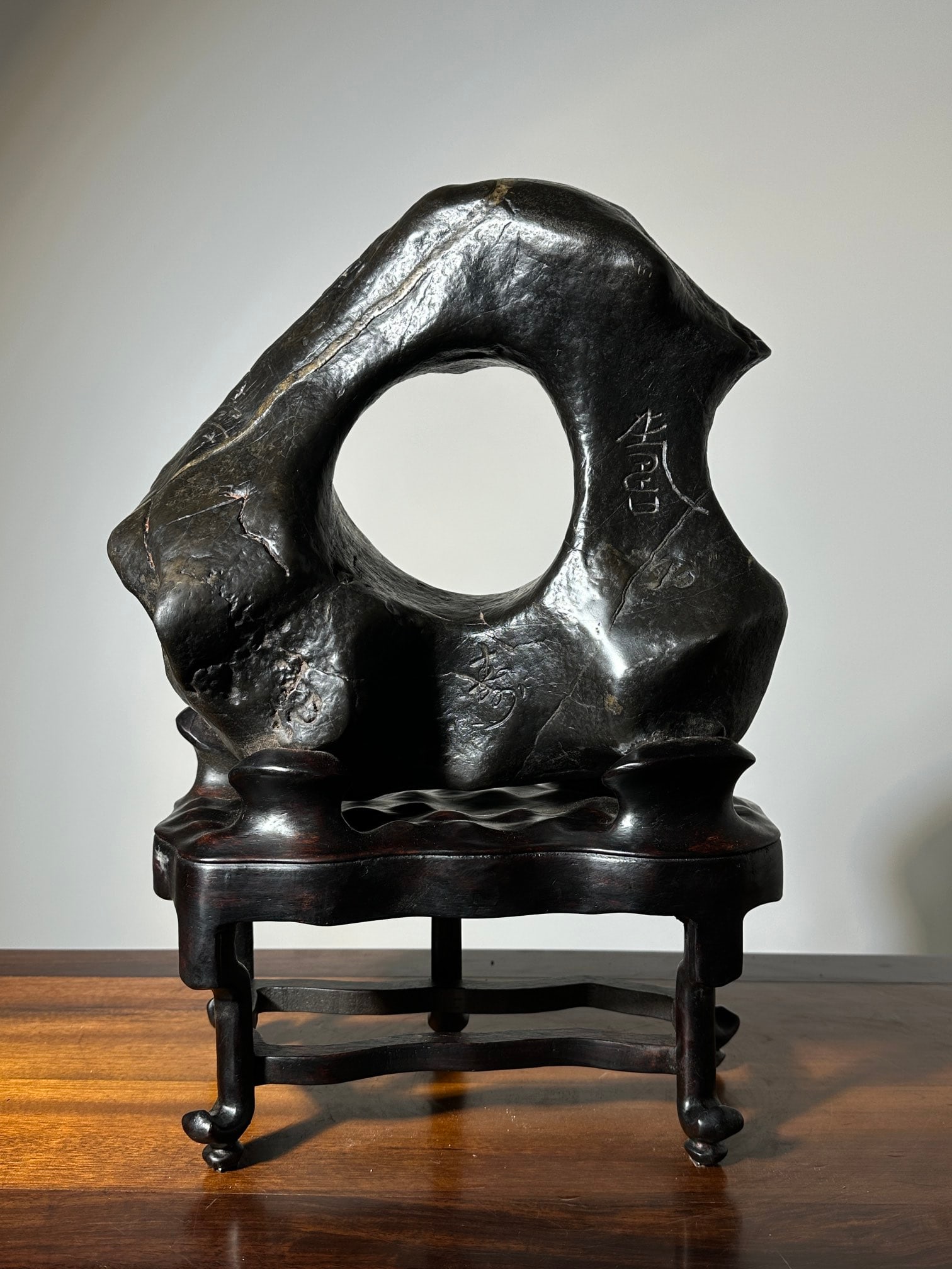 A piece of exquisite Taihu stone: Exquisite Taihu Lake stone Size:H:45cm W:32cm T:18cm (The Dimensions Of All Batches Are Manually Measured.If You Need More Detailed Information, Please Contact Our Customer Service Before Bidding.)