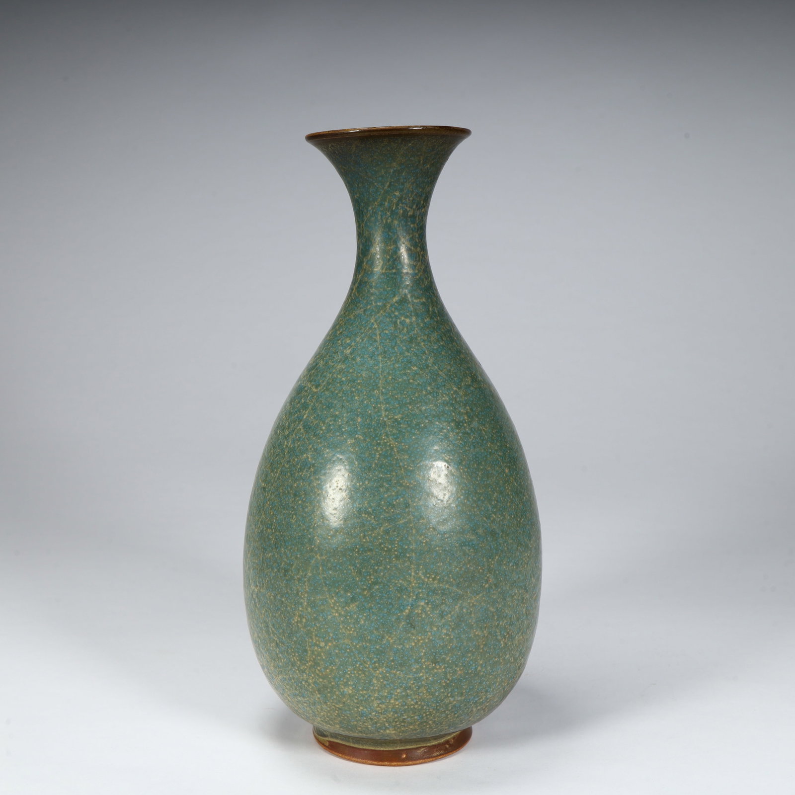 A spring vase of the Song Dynasty Jun kiln with blue glaze jade pot - 3