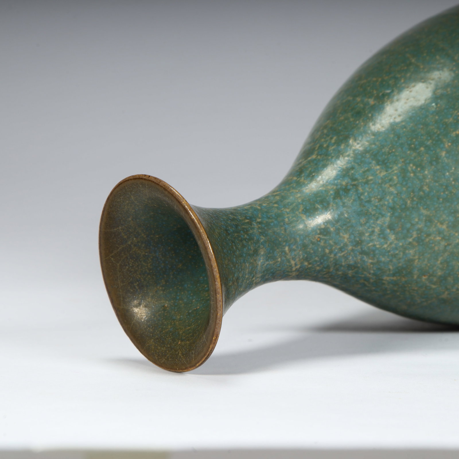 A spring vase of the Song Dynasty Jun kiln with blue glaze jade pot - 7