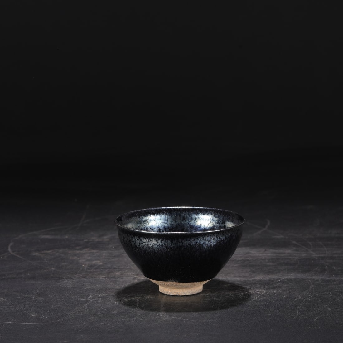 A blue oil drip cup built in the Song Dynasty: The blue oil dripping cup of the Song Dynasty kiln Size:H:7cm Calibre:12.5cm (The Dimensions Of All Batches Are Manually Measured.If You Need More Detailed Information, Please Contact Our Customer
