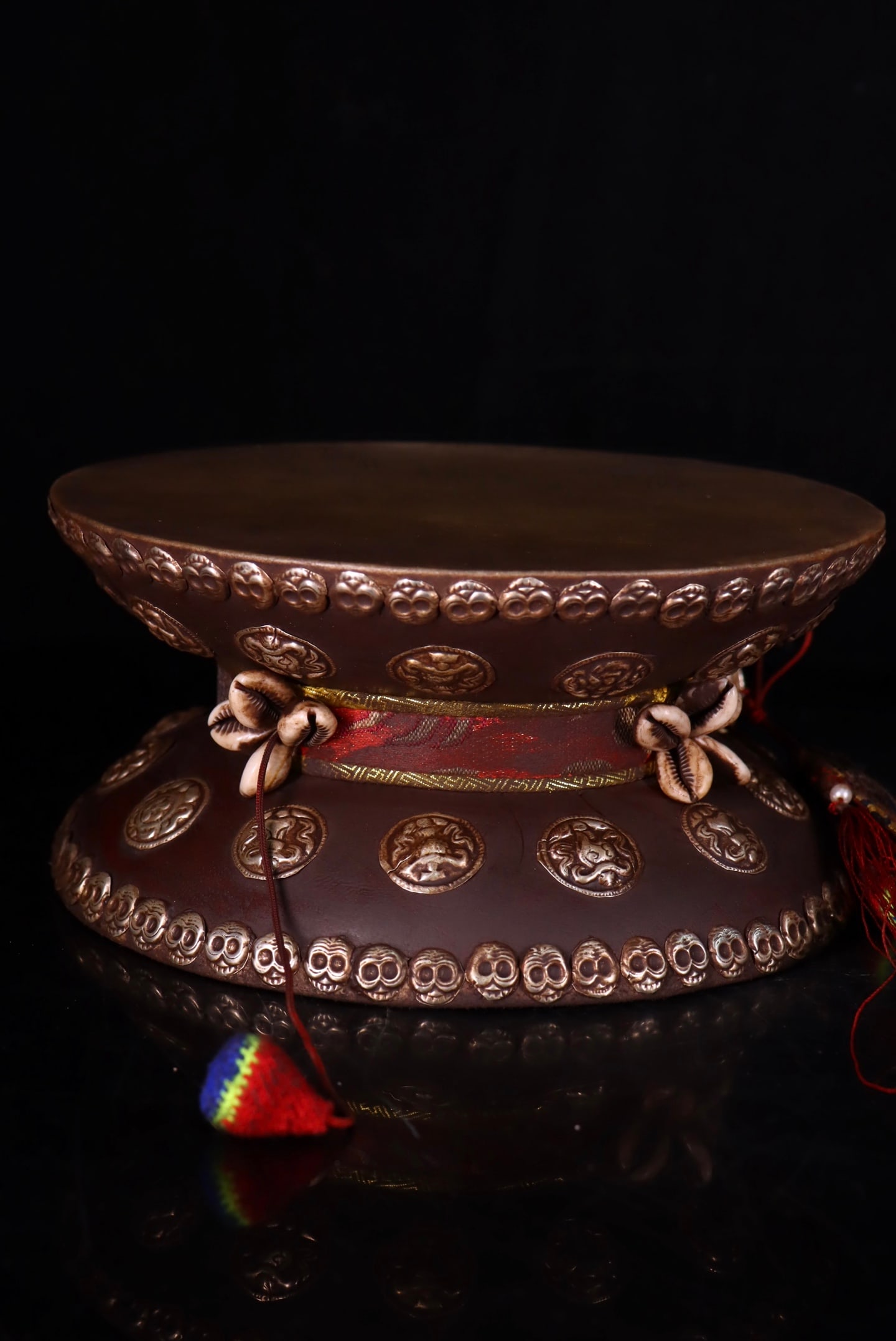 A fine leather drum - 5