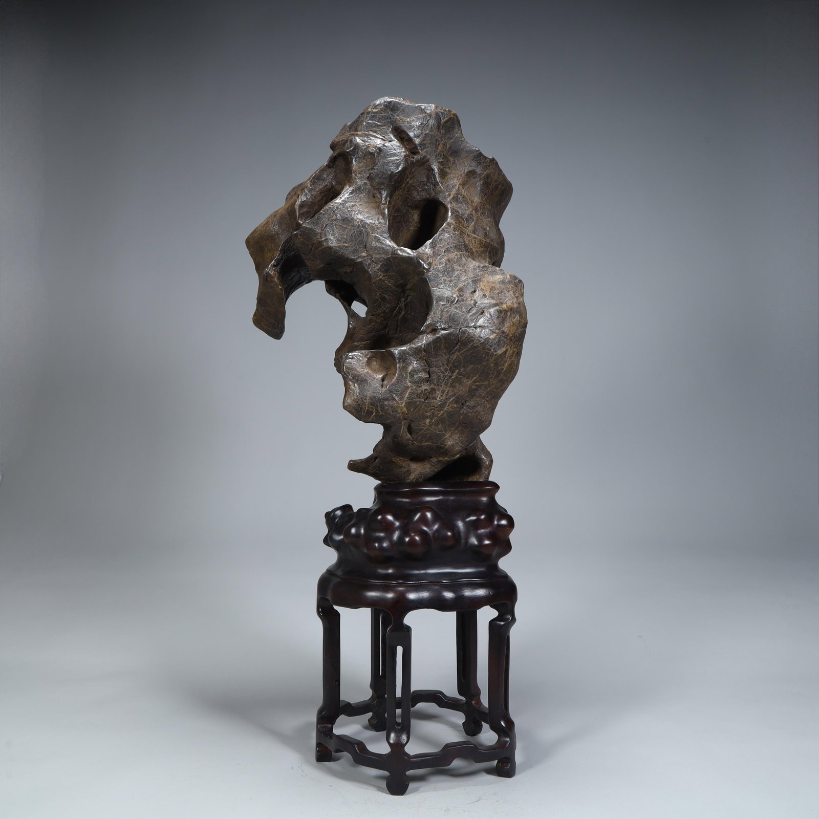 A Qing Dynasty Taihu Lake Shiqing Ornament: Qing Dynasty Taihu Shiqing Ornaments SIZE:H: 53cmL: 23cmW: 17cmW: 8.6kg (The Dimensions Of All Batches Are Manually Measured.If You Need More Detailed Information, Please Contact Our Customer Service 