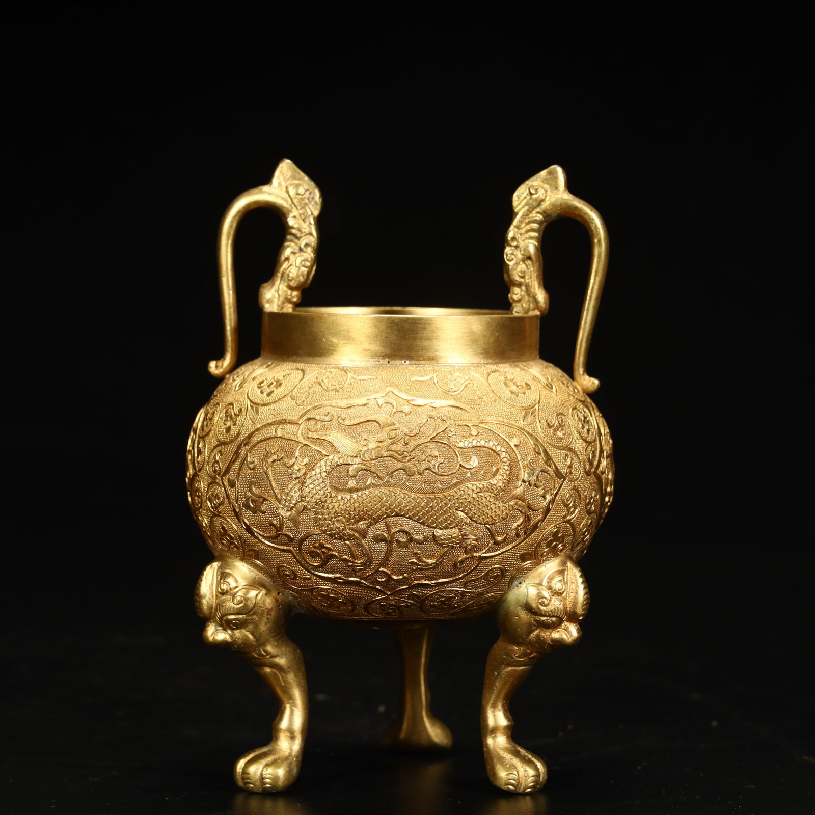 A copper-gilt entwined dragon pattern beast foot amphora from the Qing Dynasty: Qing Dynasty copper gilt entwined dragon pattern beast foot amphora SIZE: H:13cm L: 9cm W:9cm W:406g (The Dimensions Of All Batches Are Manually Measured.If You Need More Detailed Information, Please 