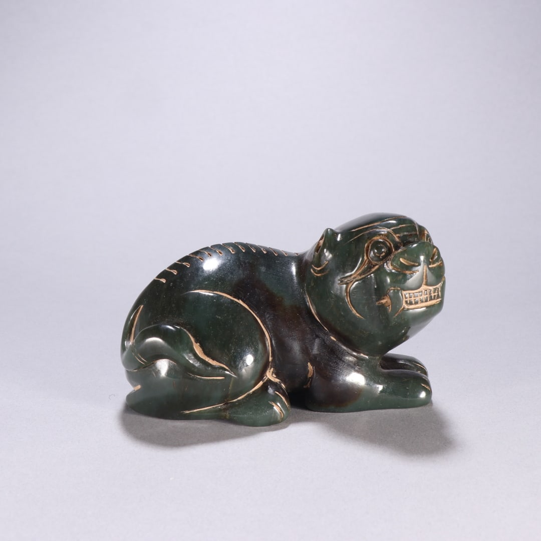 A beautiful jasper beast ornament: Exquisite jasper beast ornaments Size:H:7.5cm W:11.8cm W:0.86kg (The Dimensions Of All Batches Are Manually Measured.If You Need More Detailed Information, Please Contact Our Customer Service Before B