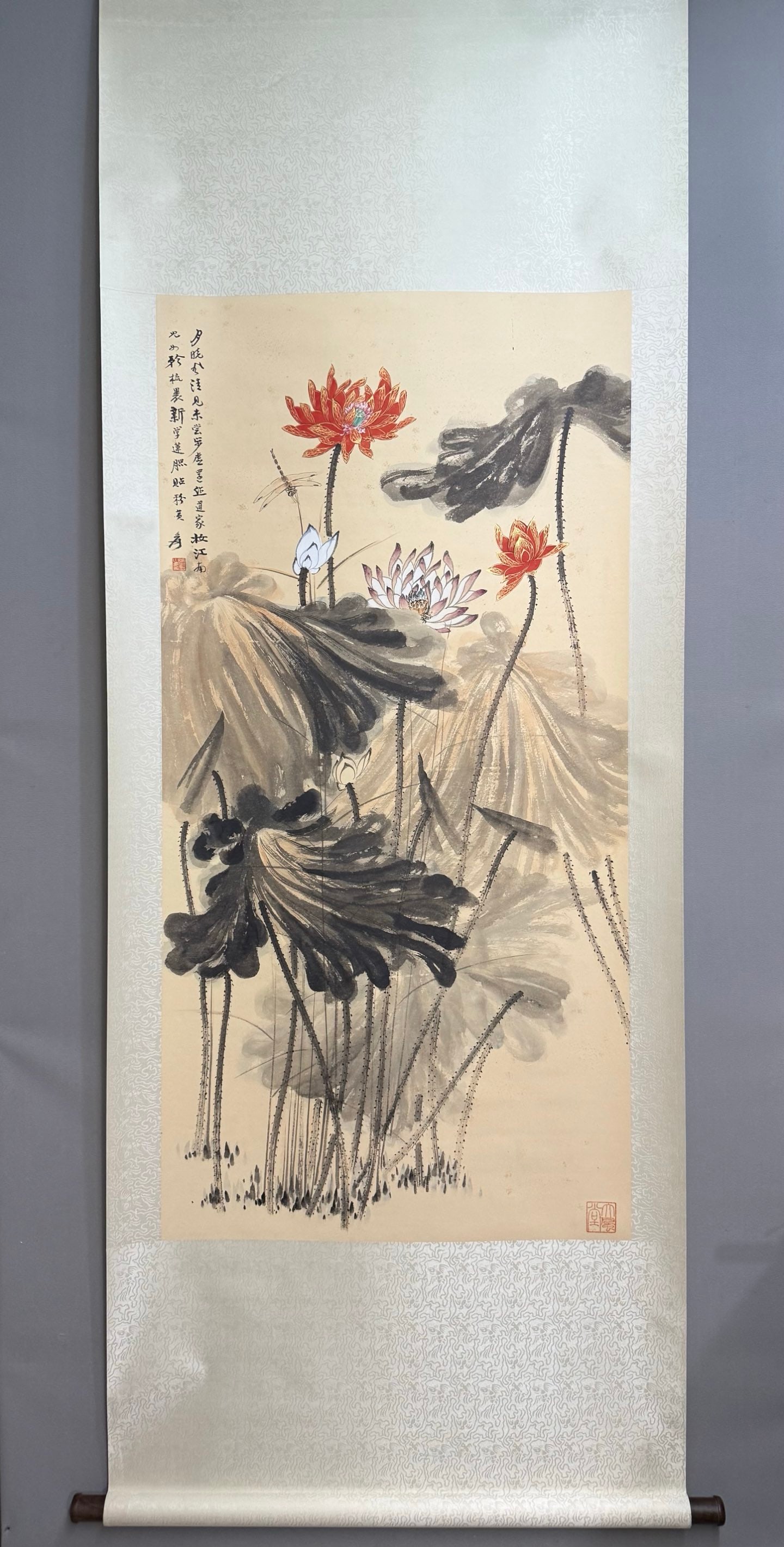 A painting of Zhang Daqian's hook golden red lotus (1 of 8)