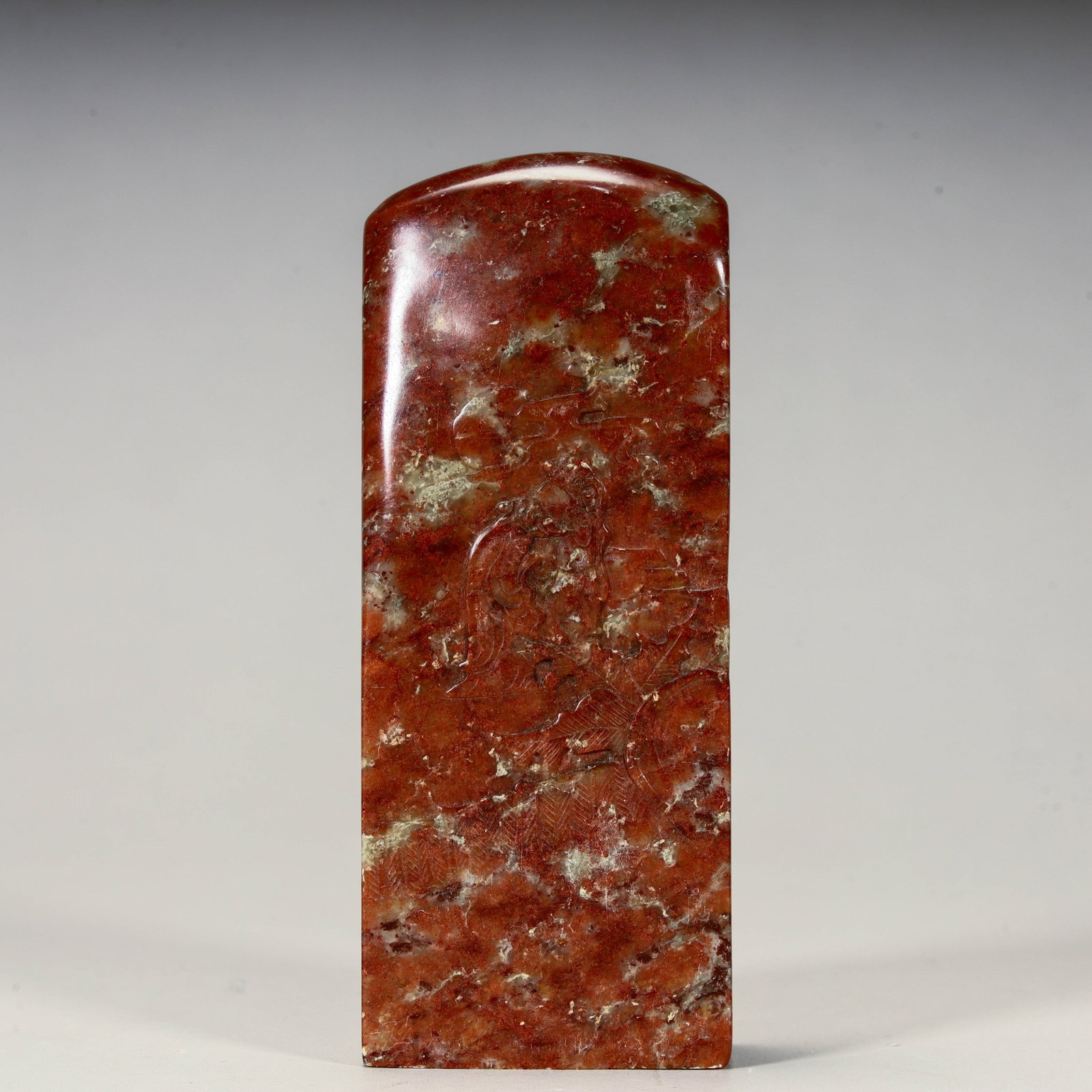 A Shoushan stone seal of the Qing Dynasty: The Shoushan stone seal of the Qing Dynasty Size: H:10cm L: 4cm W:1.7cm W:189g (The Dimensions Of All Batches Are Manually Measured.If You Need More Detailed Information, Please Contact Our Customer S