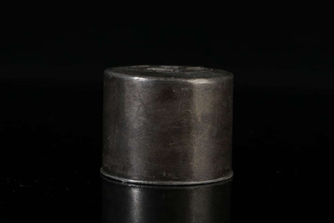 A beautiful jade finger - 3
