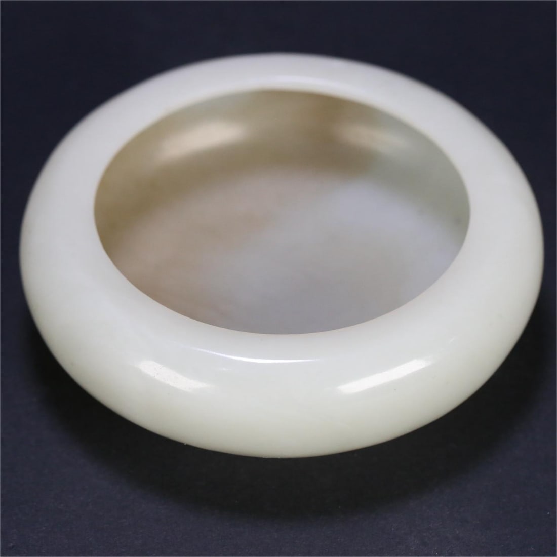 A piece of Hetian jade study room washed in the Qing Dynasty: The Hetian jade study room of the Qing Dynasty was washed Size:8.5x2.9cm W:0.0878kg (The Dimensions Of All Batches Are Manually Measured.If You Need More Detailed Information, Please Contact Our Custo