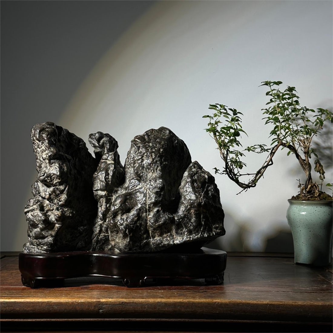 A beautiful Lingbi stone: Exquisite Lingbi stone Size:L:34cm H:27cm T:22cm (The Dimensions Of All Batches Are Manually Measured.If You Need More Detailed Information, Please Contact Our Customer Service Before Bidding.)