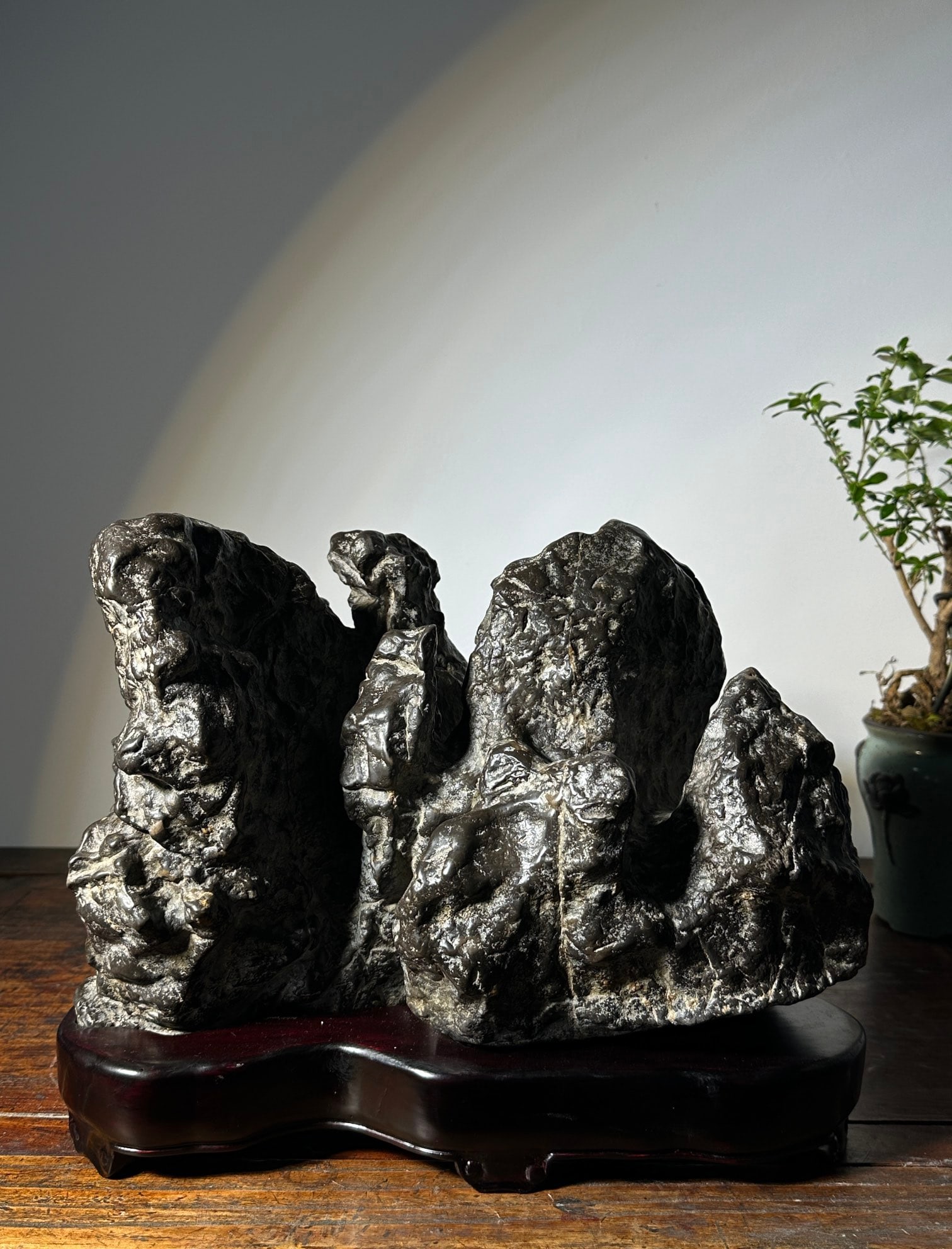 A beautiful Lingbi stone - 3