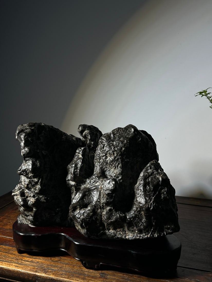 A beautiful Lingbi stone - 5