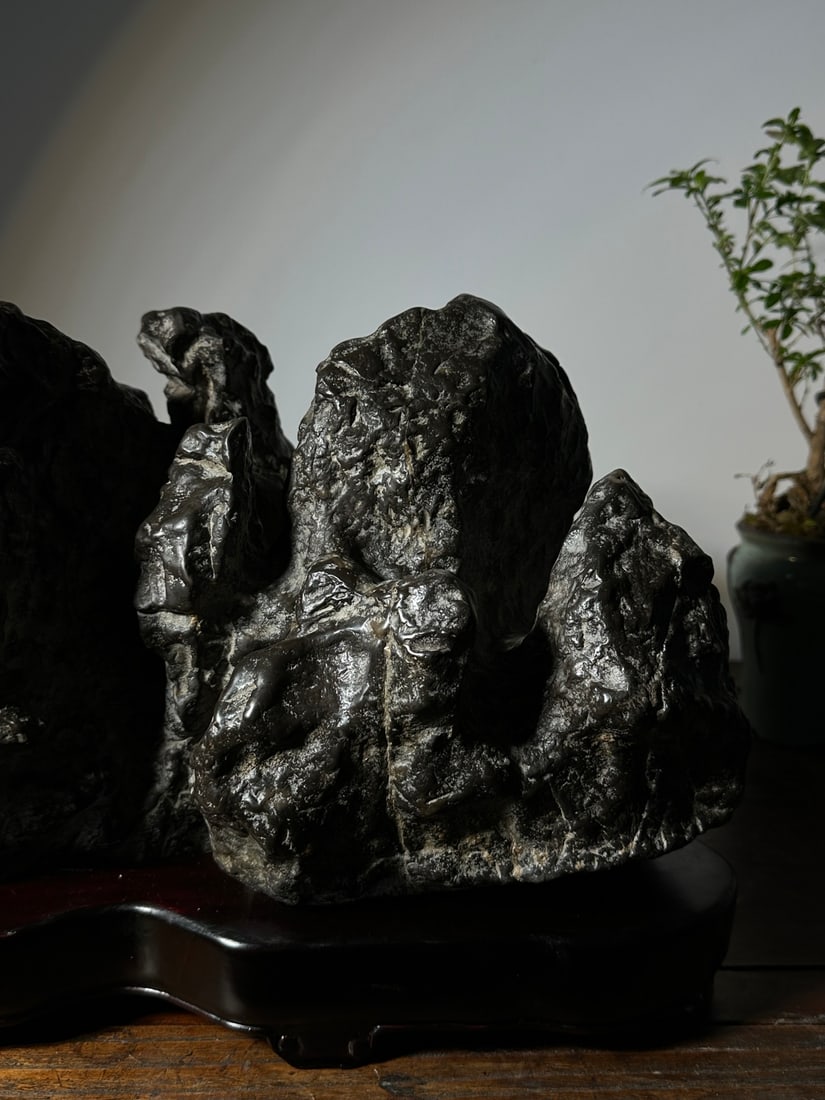 A beautiful Lingbi stone - 7