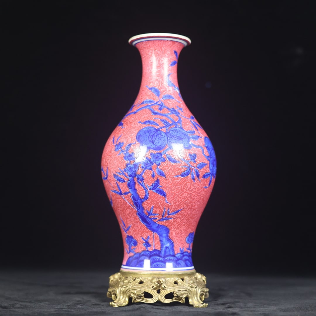A fine carmine-rolled blue and white nine-peach patterned copper seat vase: Exquisite carmine rolled blue and white nine peach pattern bronze seat vase Size:H:28cm Calibre:6.5cm D:12cm Bottom:10.5cm (The Dimensions Of All Batches Are Manually Measured.If You Need More Detaile