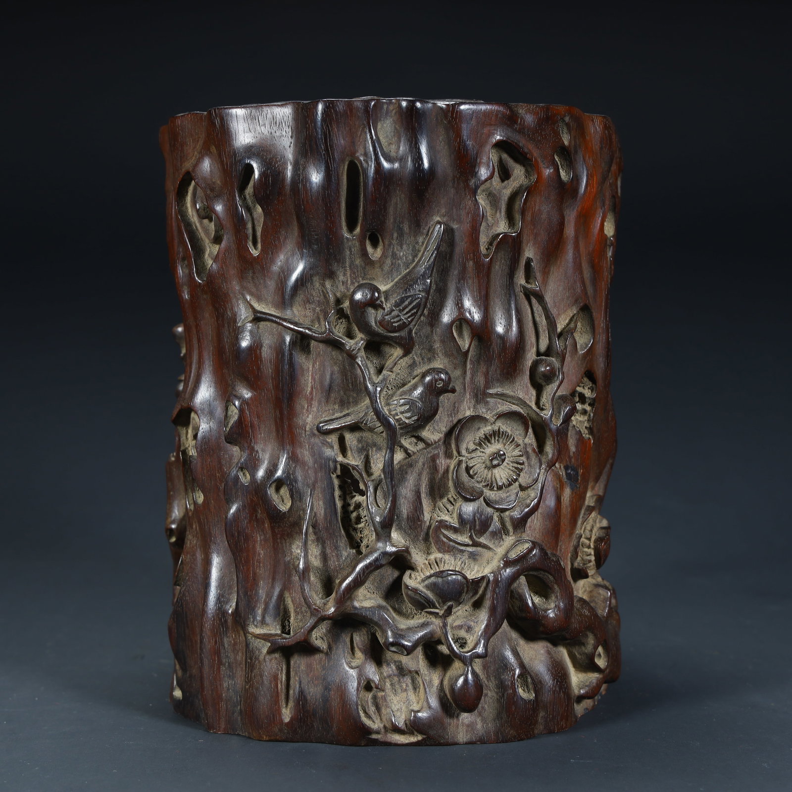 A Qing Dynasty rosewood is happy to be carved on the tip of the eyebrows (1 of 9)