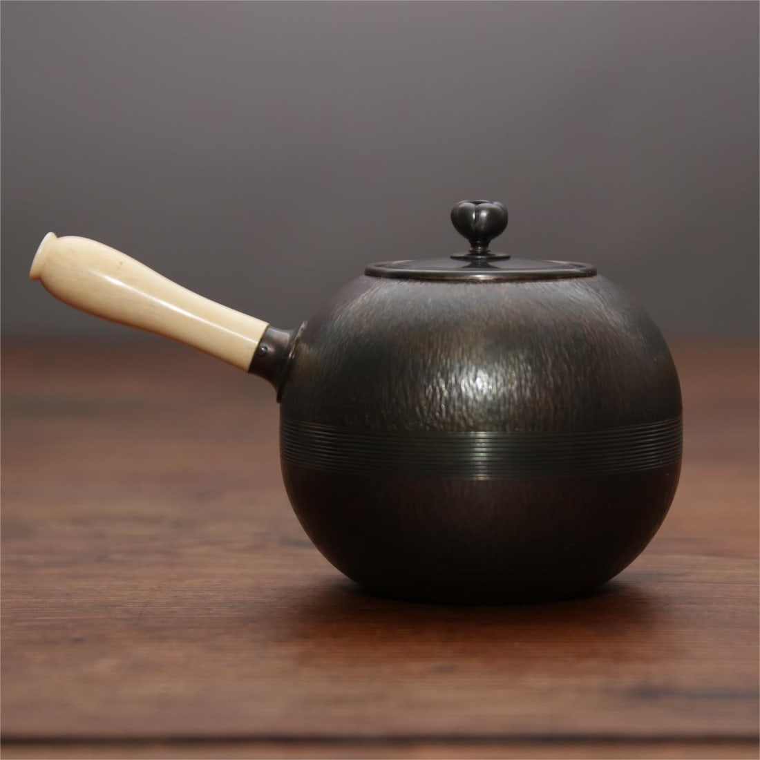 A beautiful shousan sterling silver pot (1 of 8)