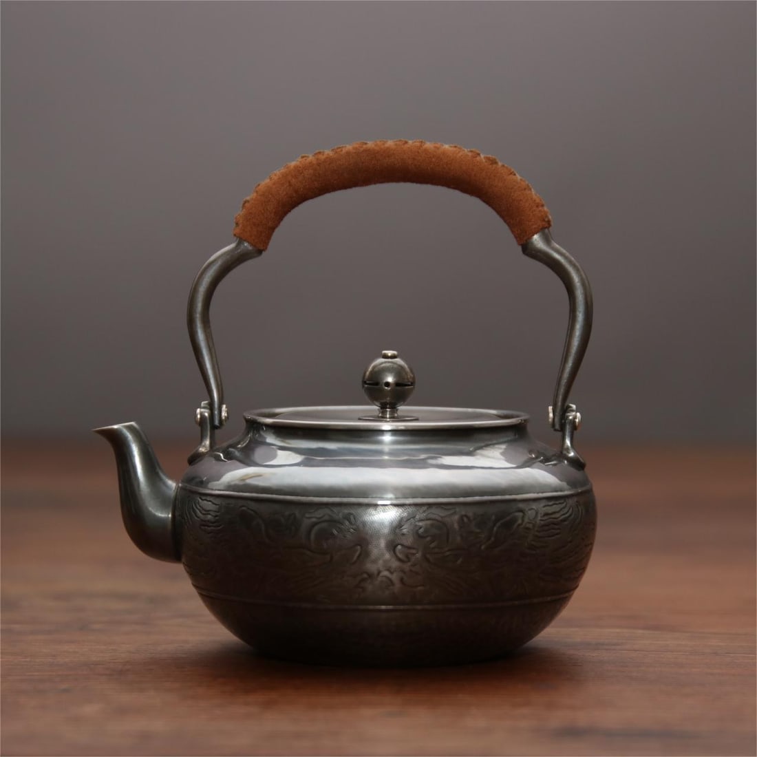 A beautiful Shangmeitang sterling silver pot: Exquisite Shangmeitang sterling silver pot Size:D:13cm H:12cm W:0.211kg (The Dimensions Of All Batches Are Manually Measured.If You Need More Detailed Information, Please Contact Our Customer Service 