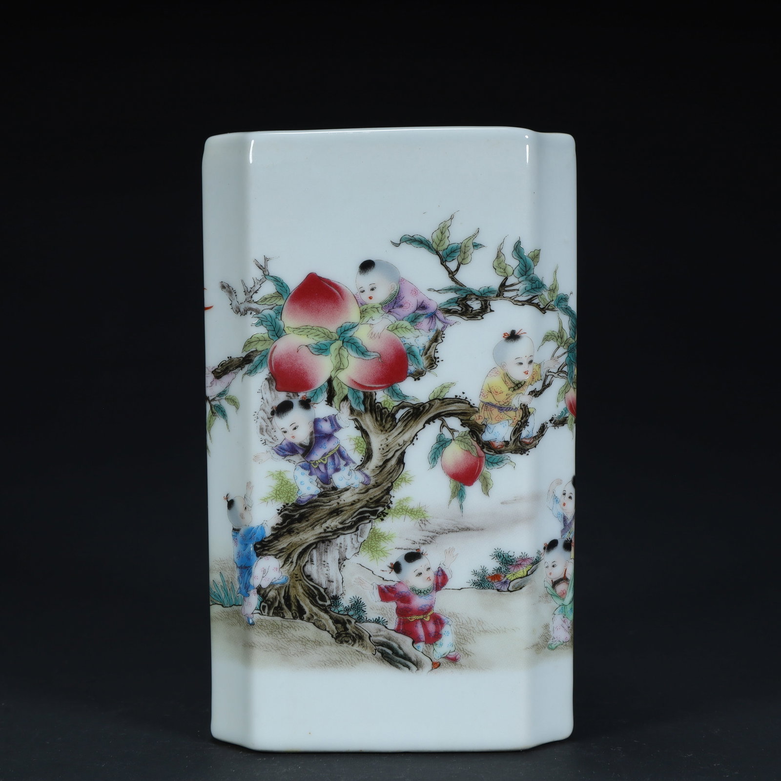A pastel nine sons of the Qing Dynasty longevity pattern octagonal hat tube (1 of 9)