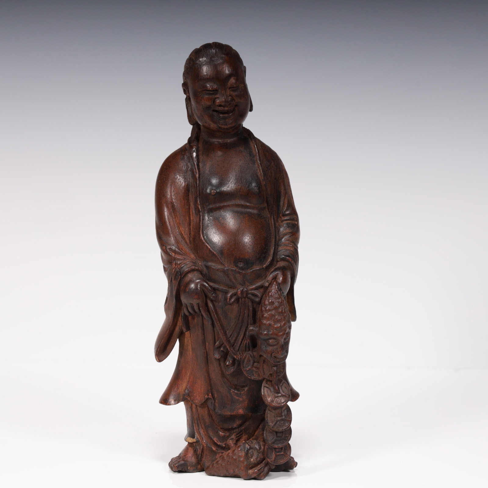 A beautiful agarwood carving bangs play the golden toad: Exquisite agarwood carving bangs play golden toad SIZE:L: 8.5cm W:6.5cm H:24cm W:0.174kg (The Dimensions Of All Batches Are Manually Measured.If You Need More Detailed Information, Please Contact Our 