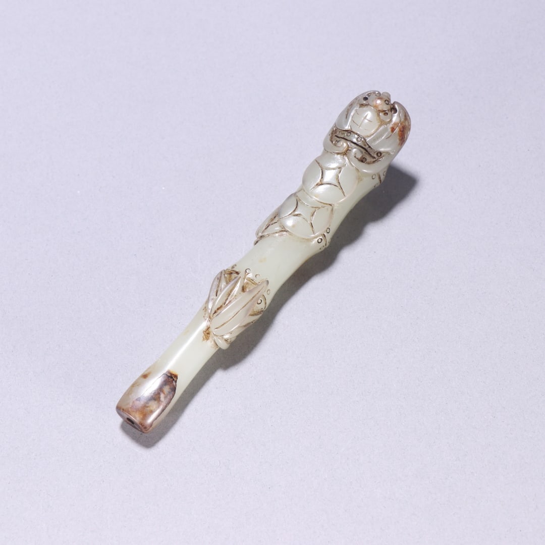 A beautiful Hetian jade blessing in front of the cigarette holder (1 of 9)