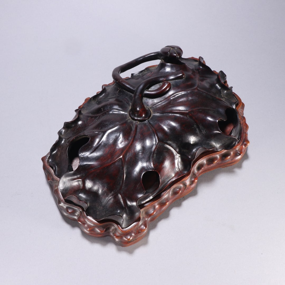 A Qing Dynasty Huanghuali lotus leaf aromatherapy (1 of 9)