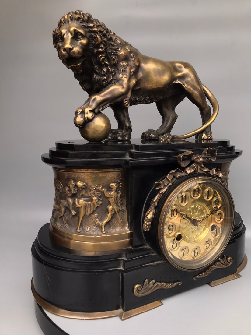 A beautiful lion clock - 2