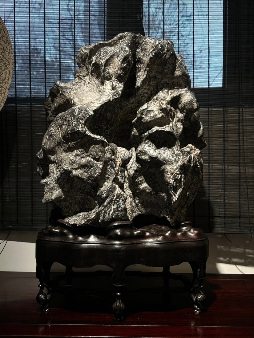 A fine Lingbi stone - 2