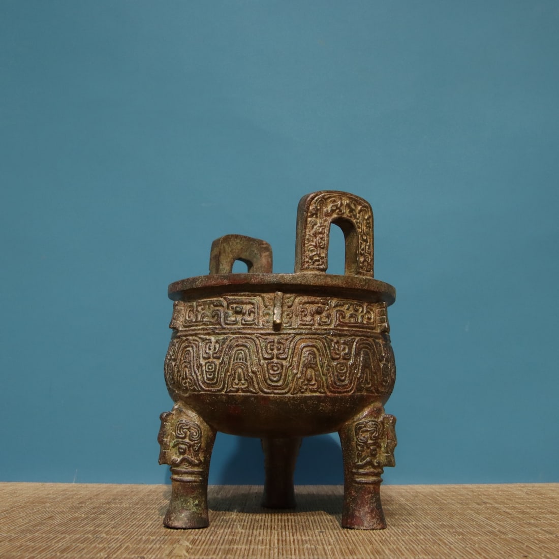 A fine bronze small Keding - 2